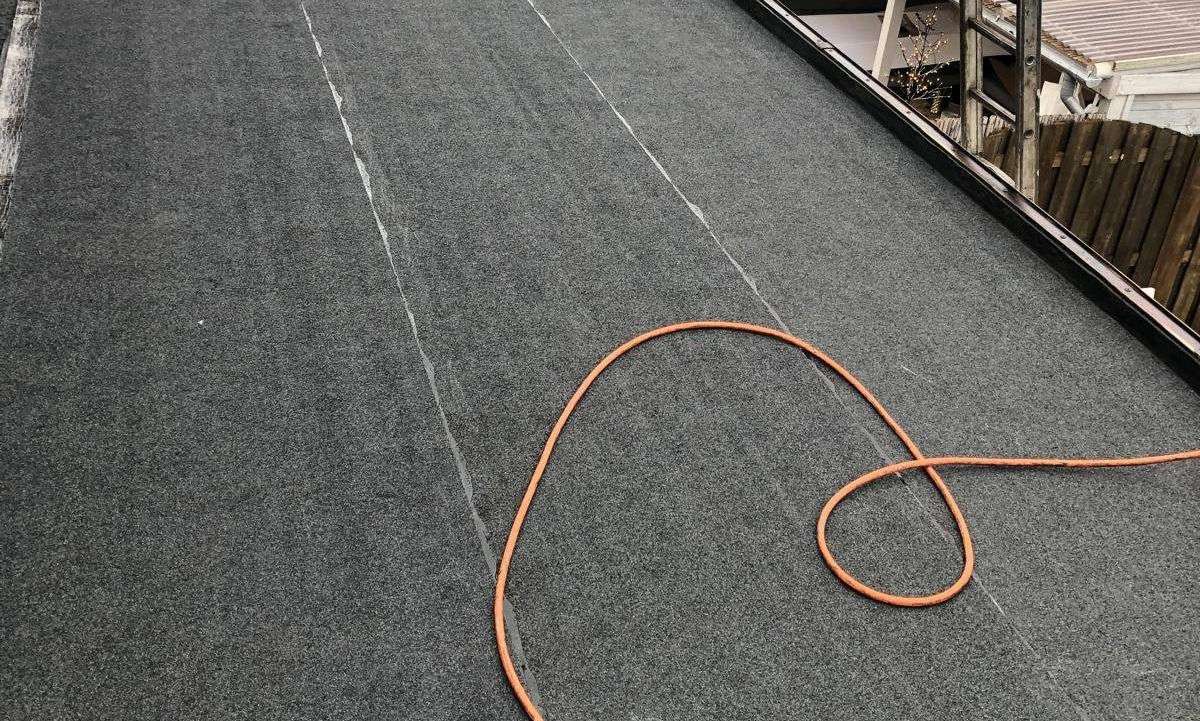 Nieuw bitumen dak aangelegd in Hendrik Ido Ambacht